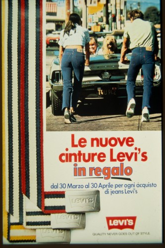International Advertising Italy. Le nuove cinture Levi's in regalo dal 30 Marzo al 30 Aprile per ogni acquisto di jeans Levi's. Quality Never Goes Out of Style.