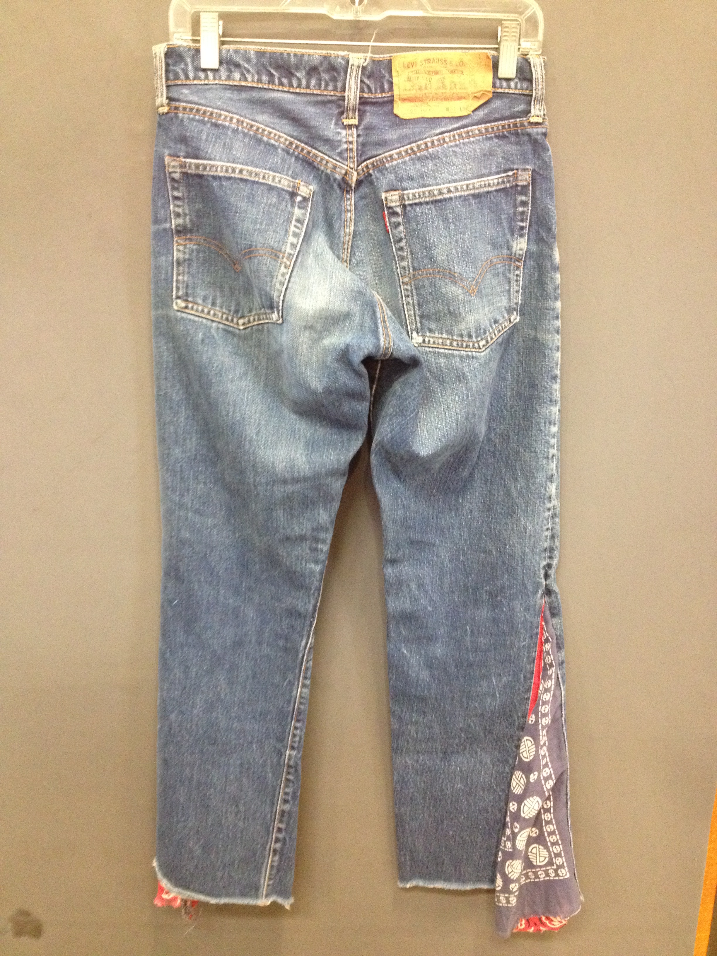 levis jeans zipper back