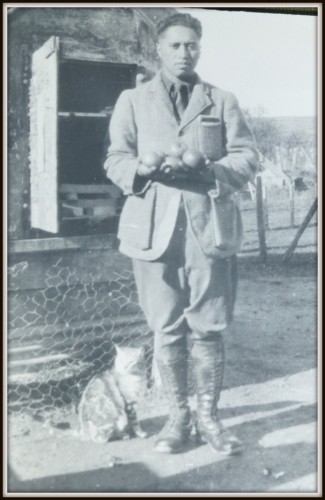 A well-dressed Hono Wihongi (my grandfather) in his khaki jodhpur pants 