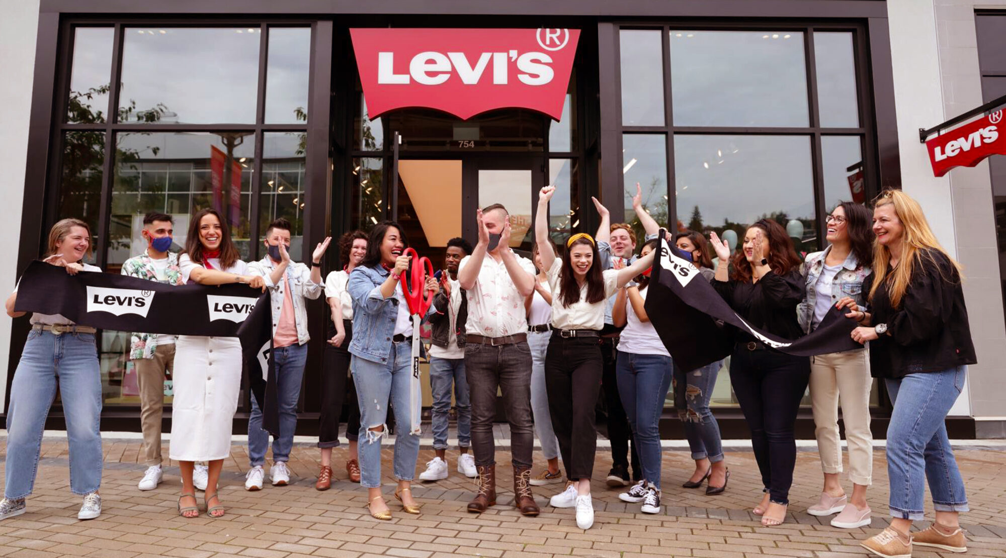 New in Stores Levi & Co : Levi Strauss & Co